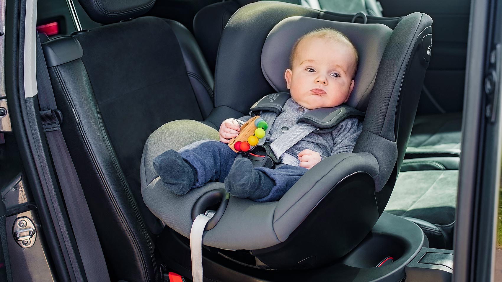 Britax Römer Dualfix² R - поворотное автокресло для новорождённых