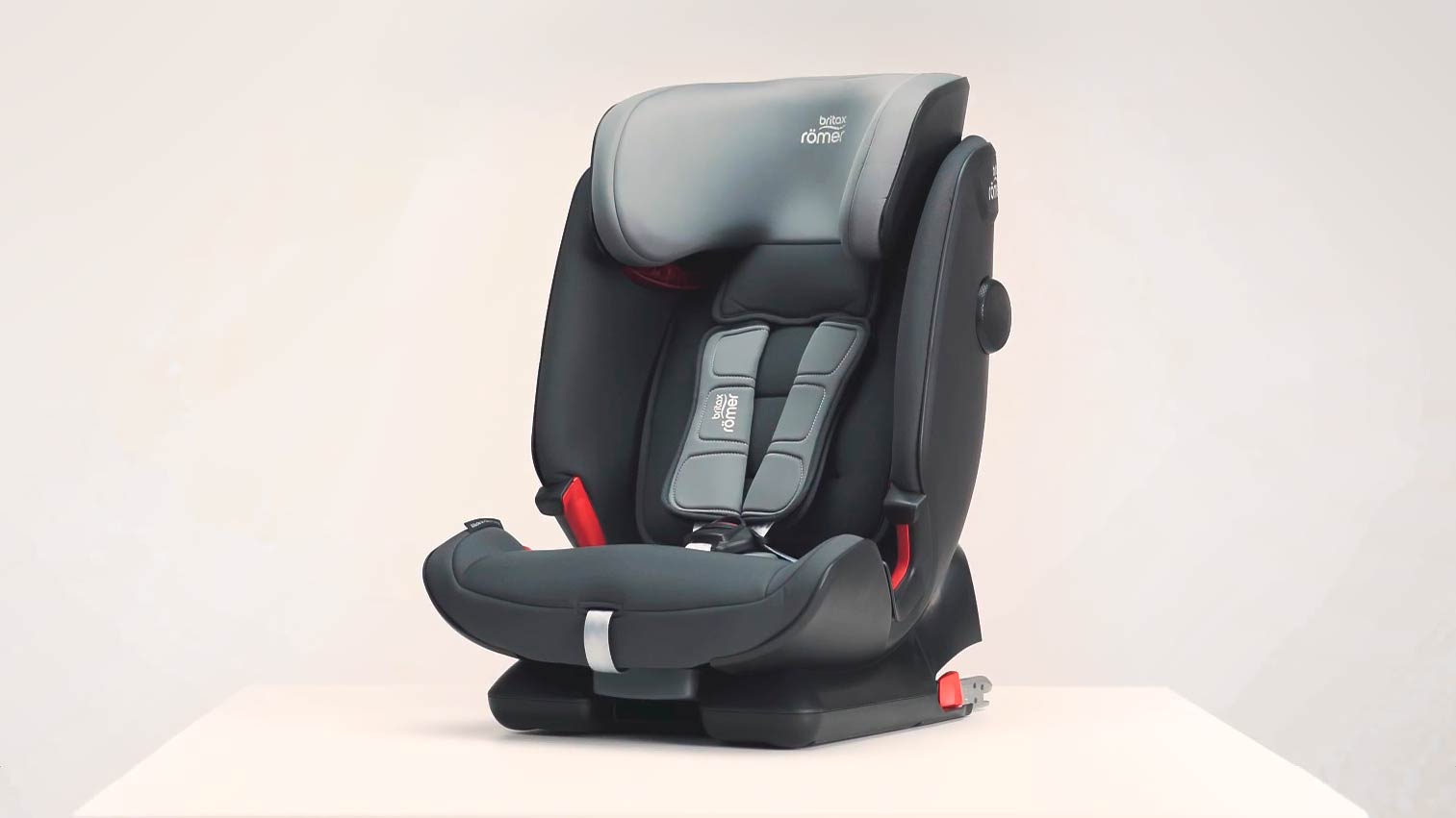 Britax Römer Advansafix IV R - автокресло группы 1-2-3