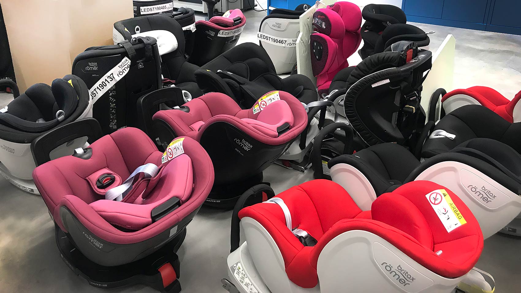 Кресла в лаборатории Britax Römer