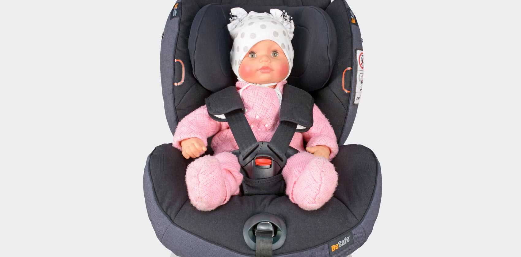 BeSafe iZi Combi X4 Isofix фиксация ребёнка пятиточечными ремнями