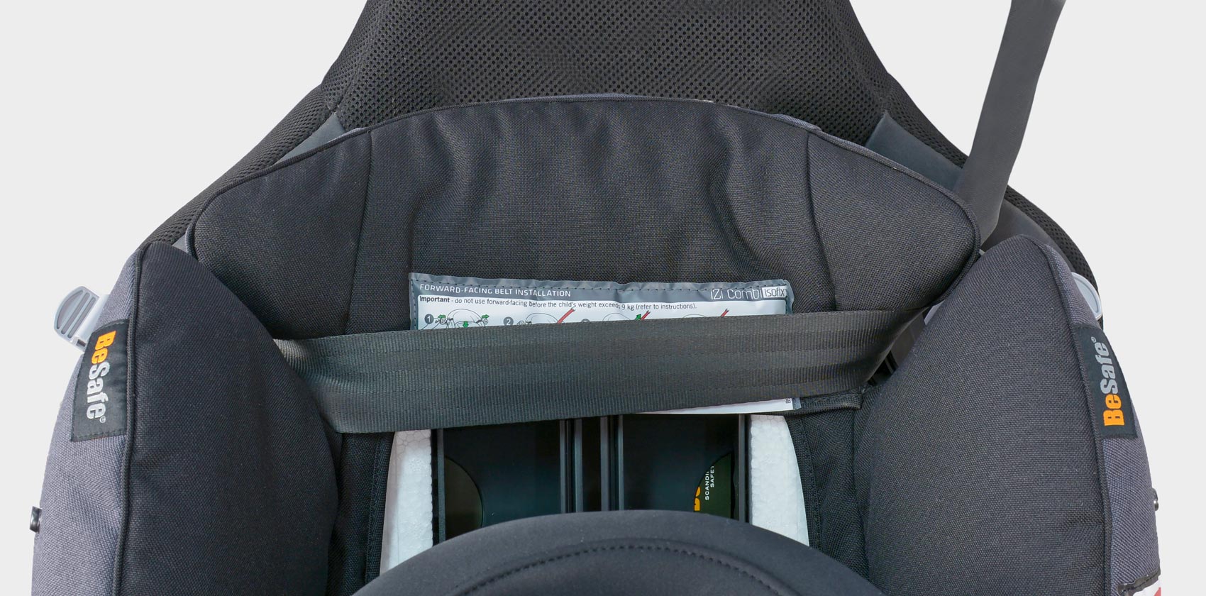 BeSafe iZi Combi X4 Isofix прохождение ремня за подголовником