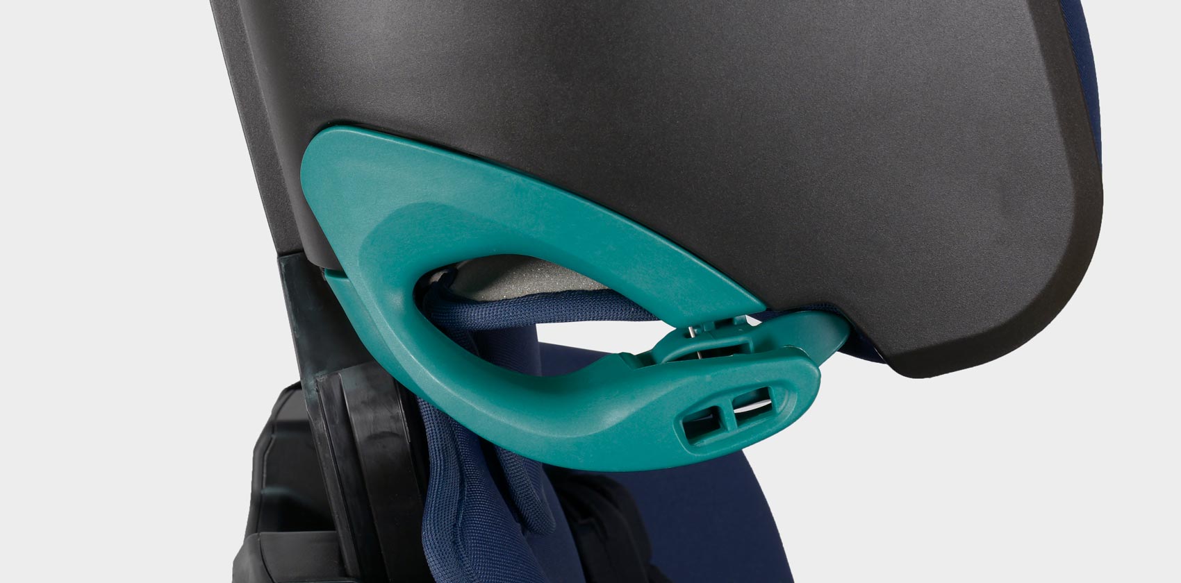 Britax Römer Advansafix i-Size направляющие для диагонального ремня (вид с боку)