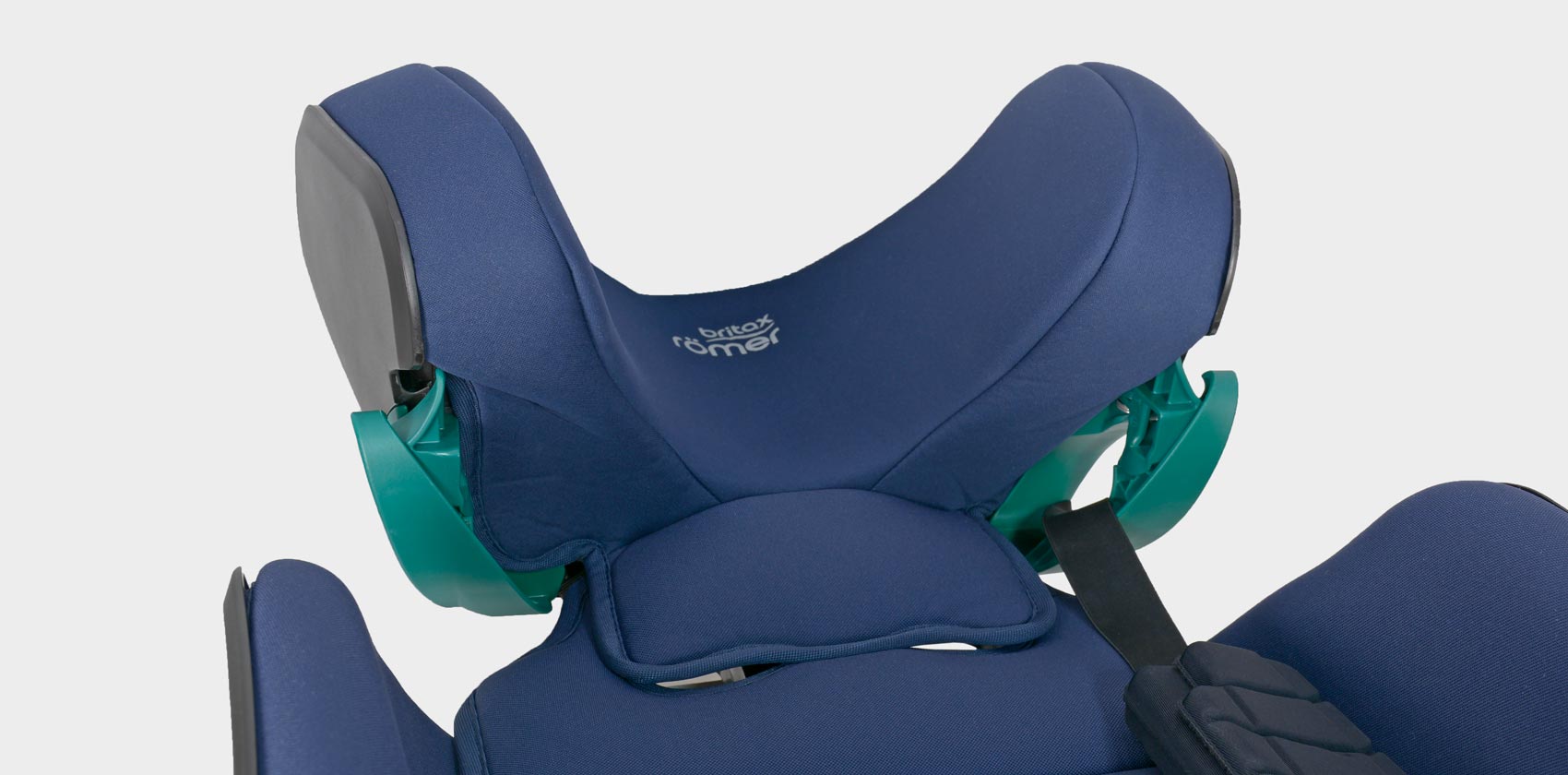 Britax Römer Advansafix i-Size направляющие для диагонального ремня (вид снизу)