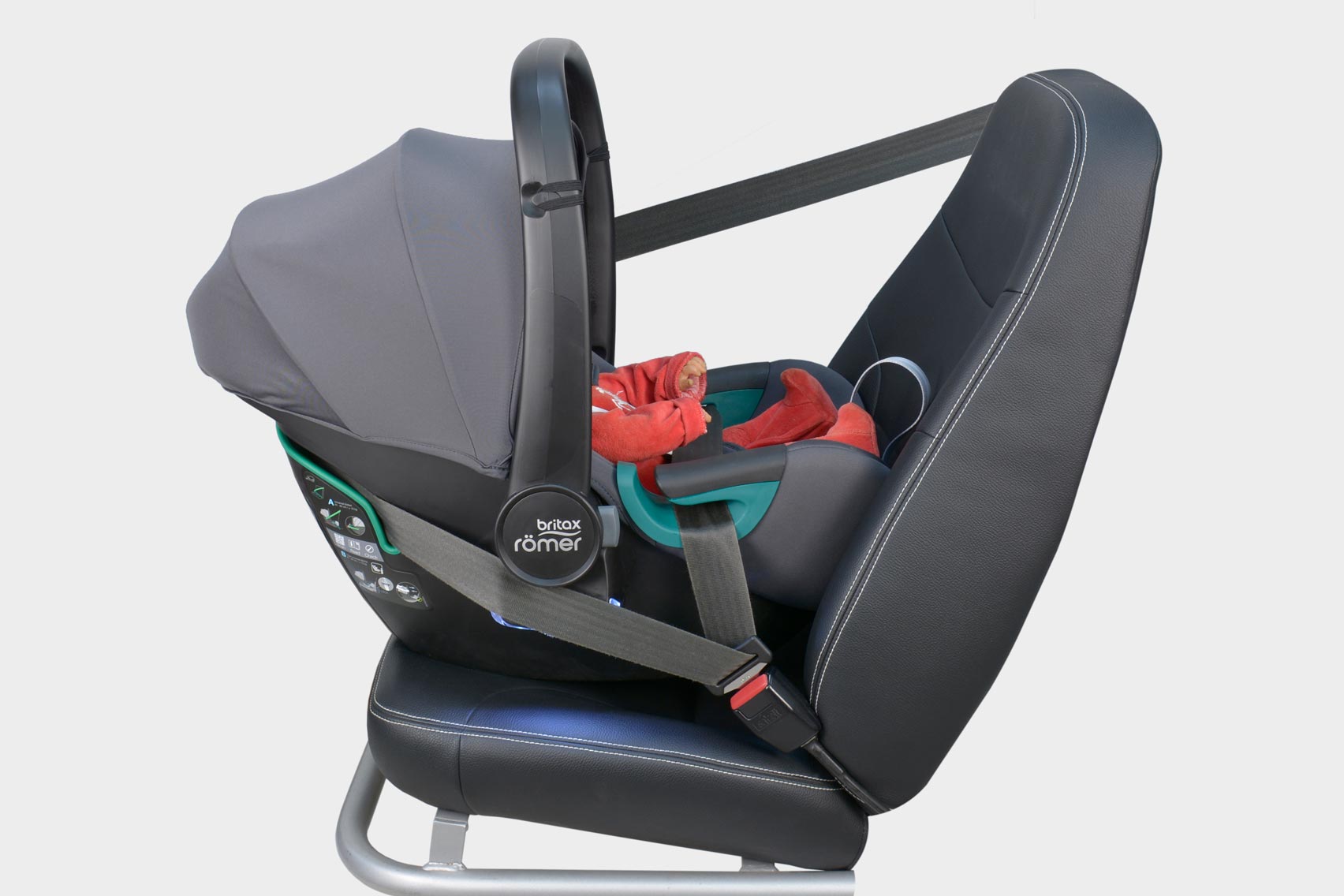 Britax Römer Baby-Safe isense установка ремнём