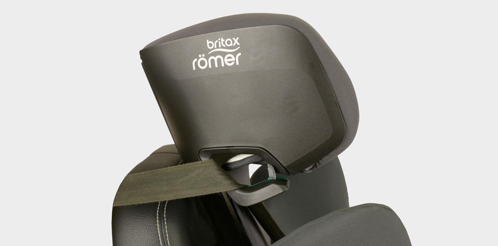 Britax Römer Discovery plus креплпение ремнём