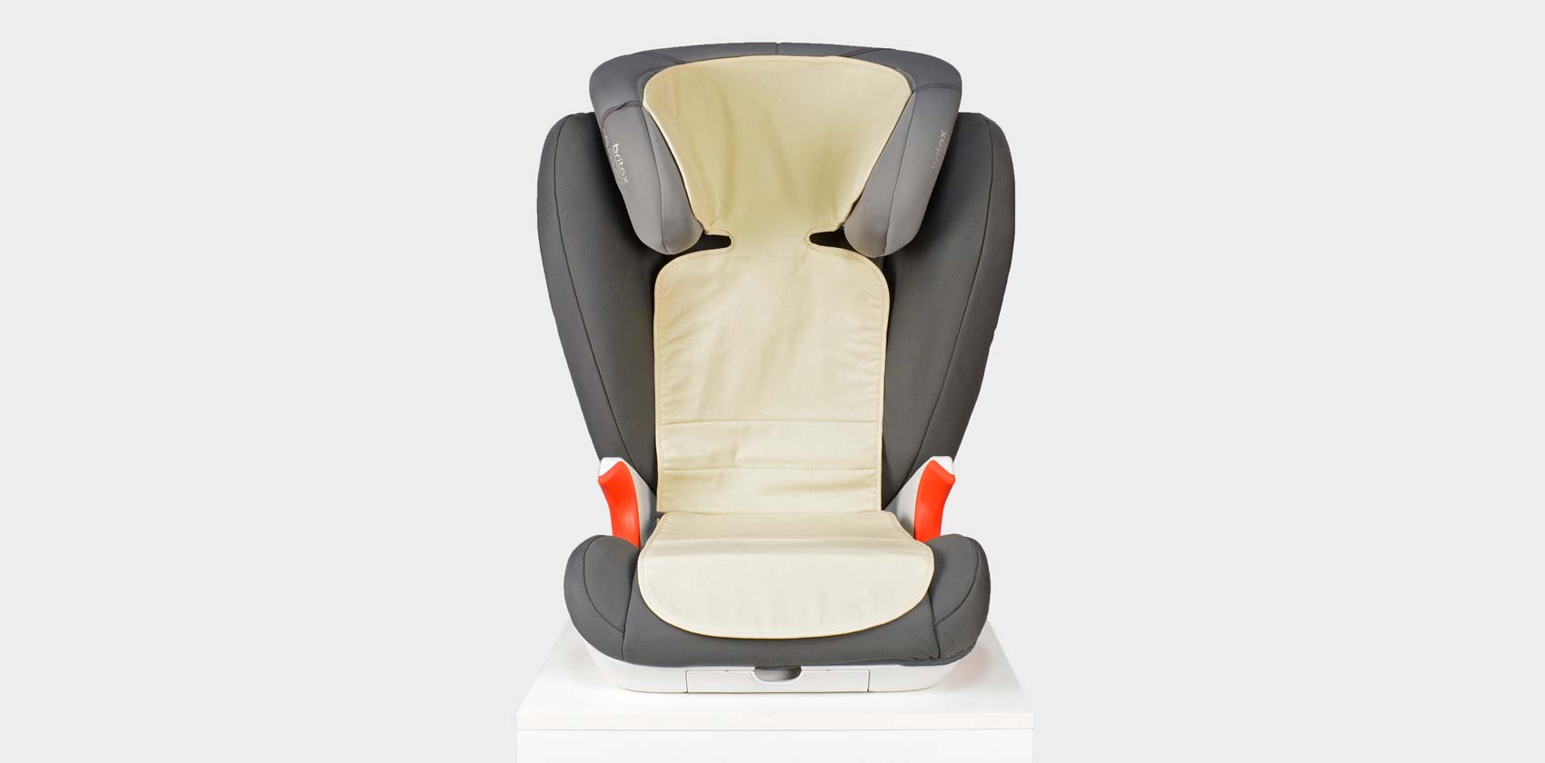 Britax Römer Kid II с летним чехлом