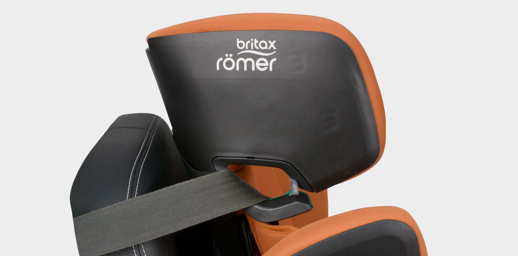 Britax Römer Kidfix i-Size фиксация ремнём