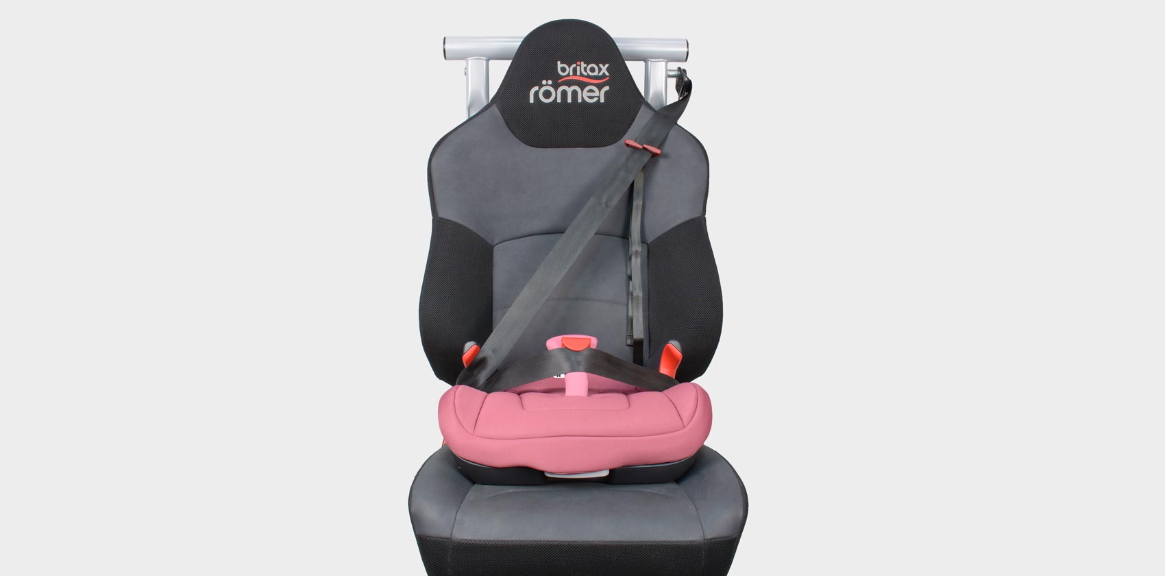 Britax Römer Kidfix2 S фиксация ребёнка на бустере