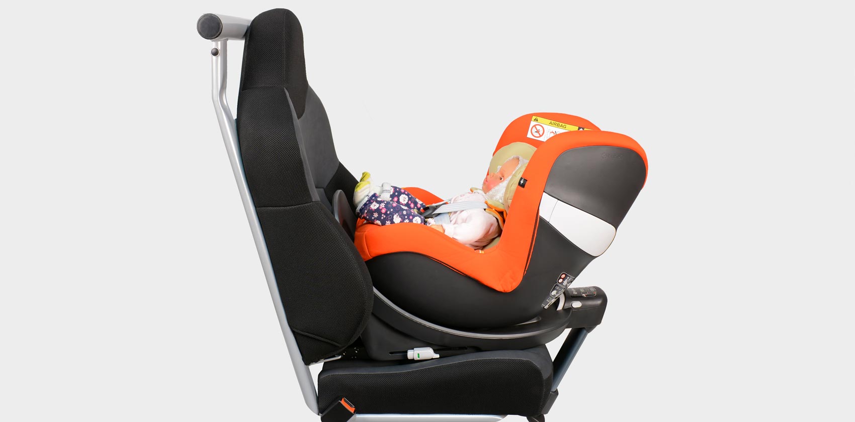 Cybex Sirona M2 i-Size & Base M фиксация ребёнка против хода движения