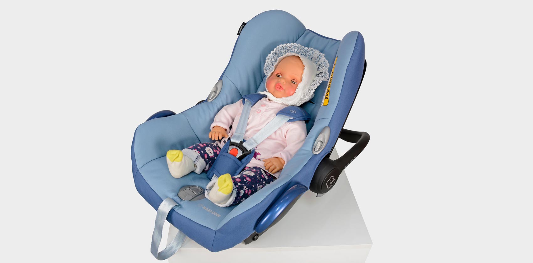 Maxi-Cosi CabrioFix фиксация ребёнка