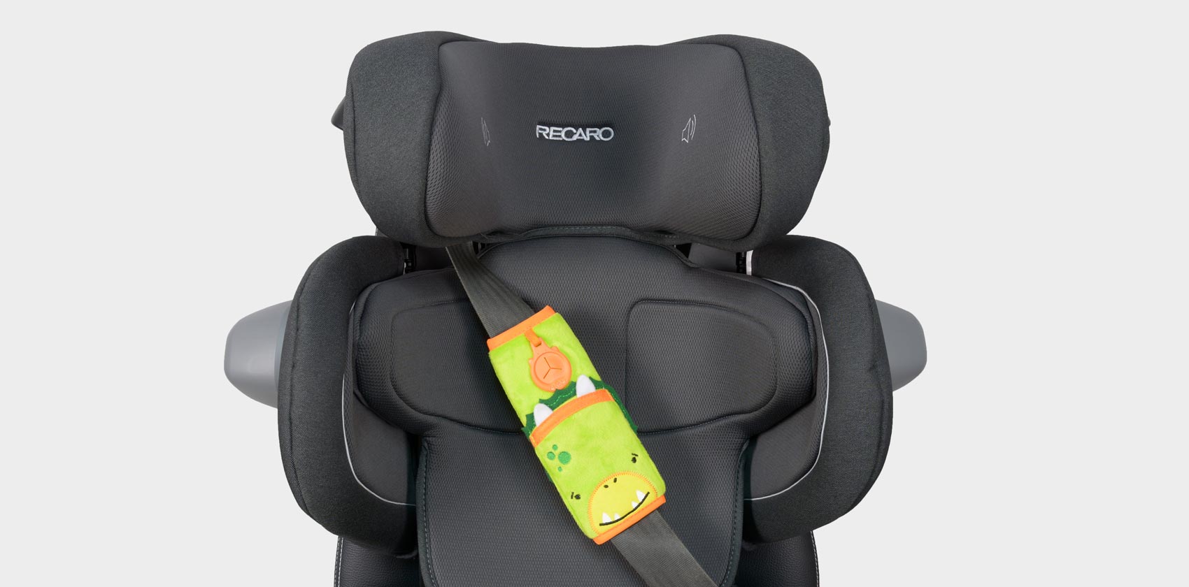 Recaro Mako Elite 2 с накладкой на ремень Ben Bat