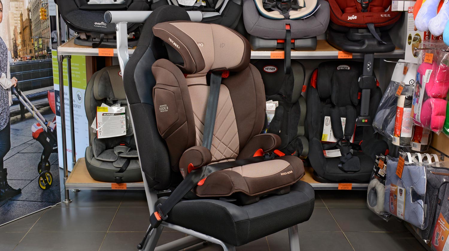 Recaro Monza Nova IS Seatfix крепление ребенка ремнем